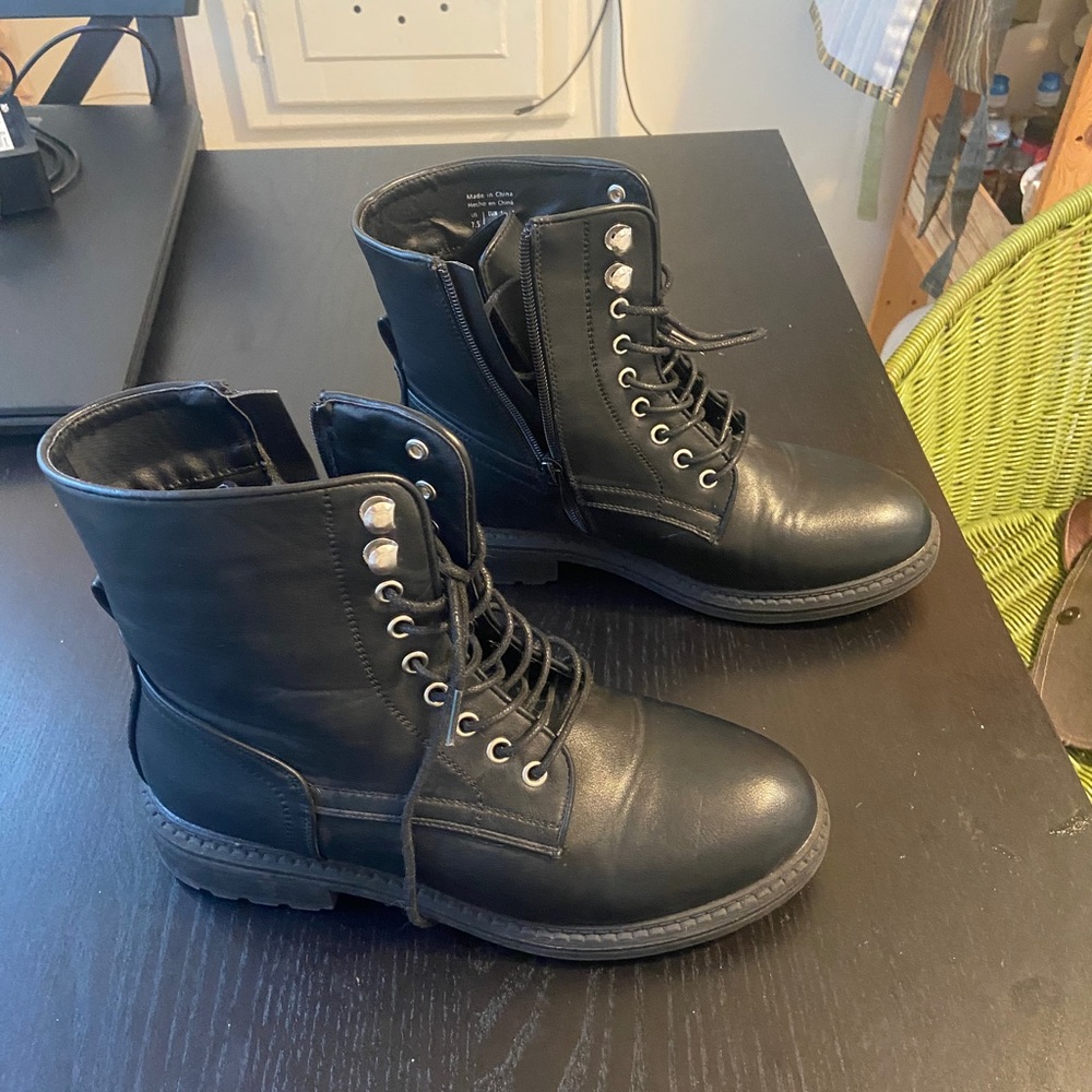 Aldo black combat boots. Side zipper 7.5